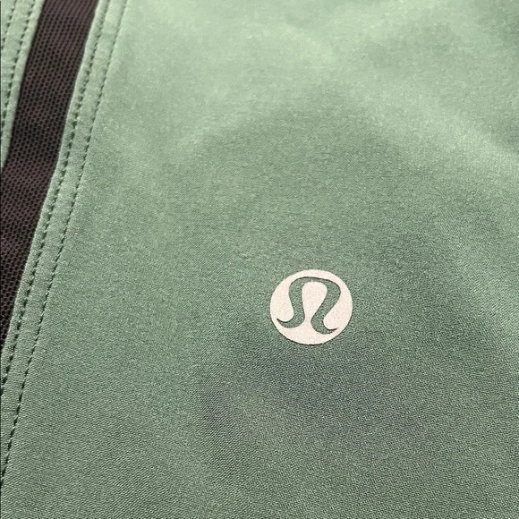 Lululemon Green Men's Athletic Shorts Size Large - Picture 3 of 11